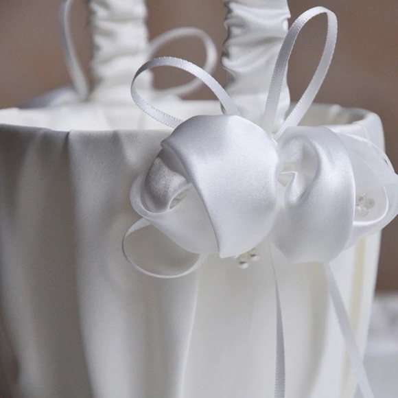 Ivory Satin Flower Girl Basket - Brand new - Picture 3 of 6